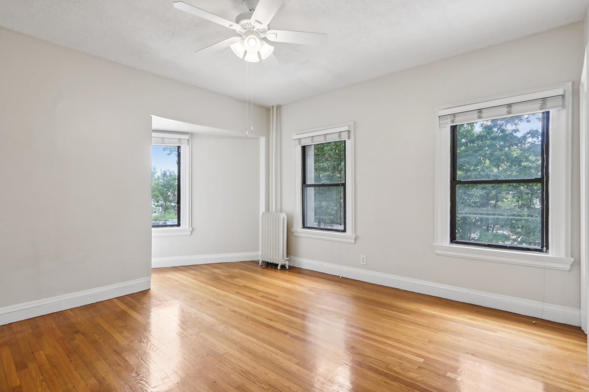 Building Photo - 1402 Beacon St