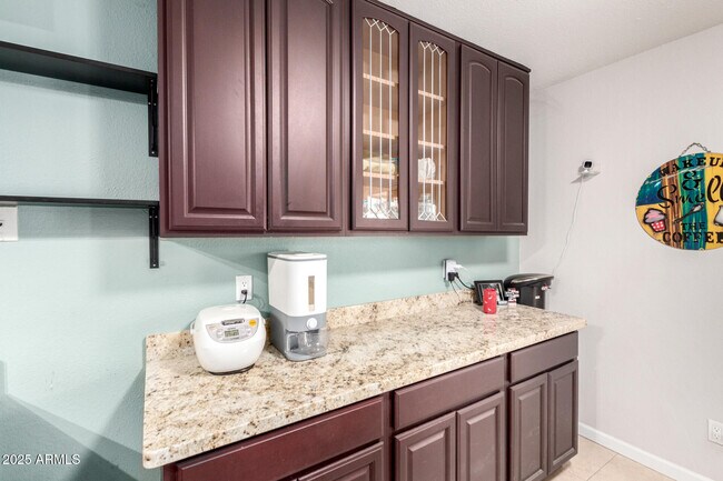 Building Photo - 2744 E Windrose Dr