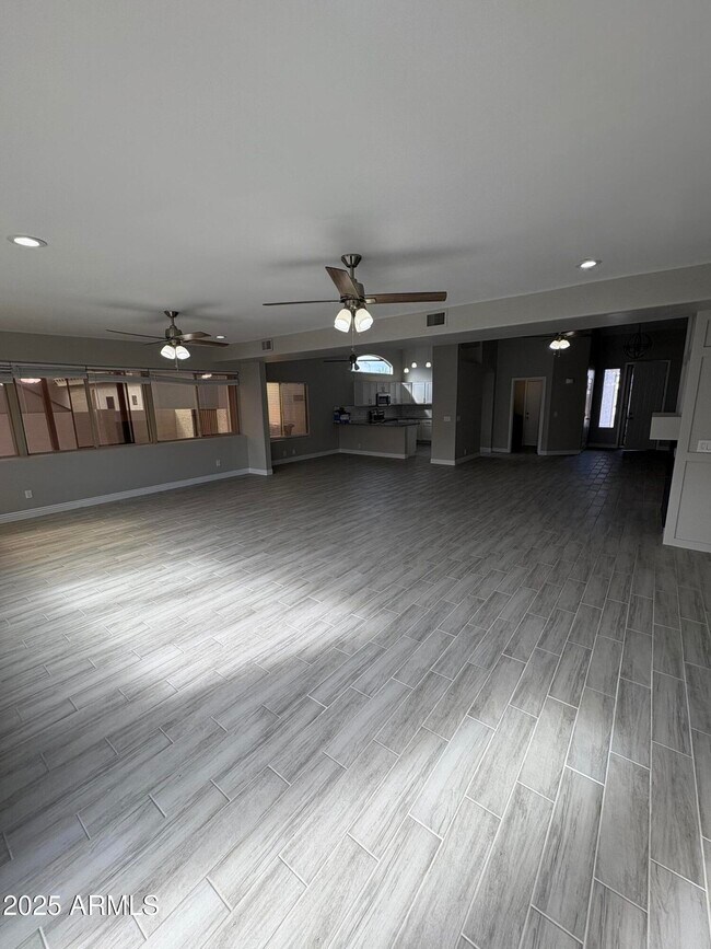 Building Photo - 6121 E Hermosa Vista Dr