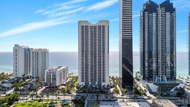 Building Photo - 17201 Collins Ave