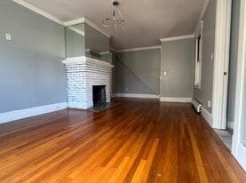 Building Photo - 76 Porter St