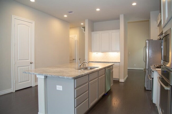 Building Photo - 4902 Thunder Creek Ln