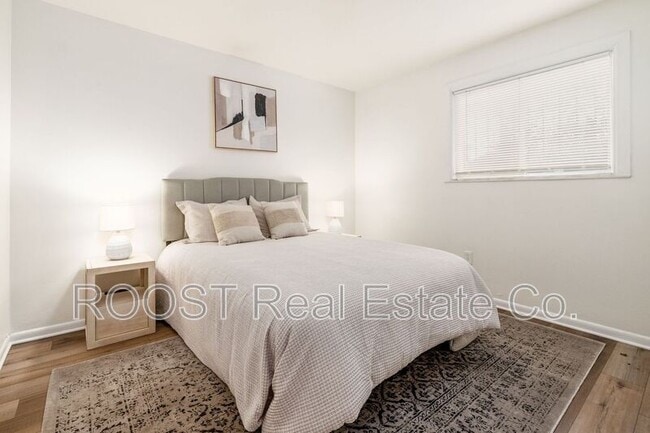 Building Photo - 1170 Bryden Rd