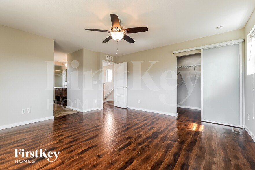 Building Photo - 10520 Sedalia St