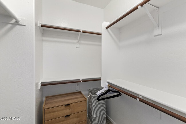 Building Photo - 3143 S Southwind Dr