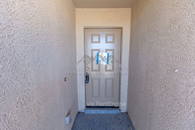 Building Photo - 3510 Mateo Dr