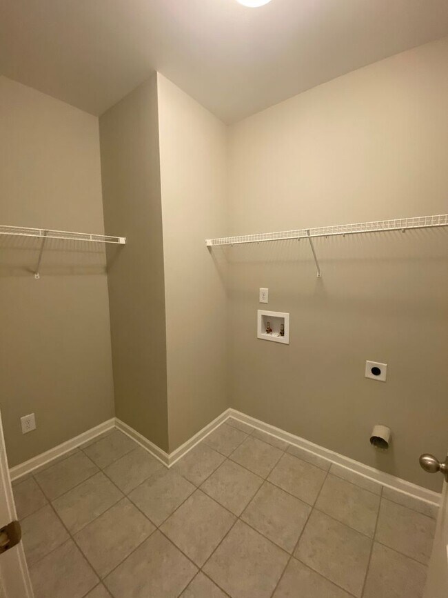 Building Photo - 216 Wild Azalea Dr