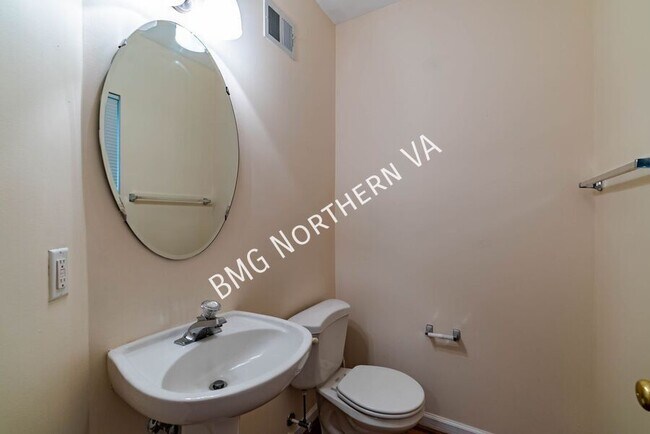 Building Photo - 5819 Pearson Ln