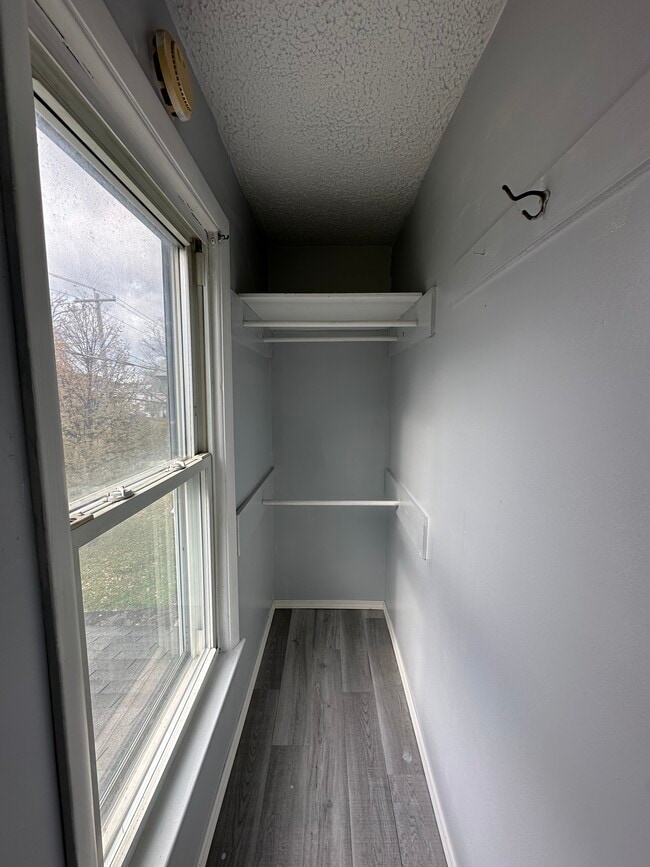 Building Photo - 820 Avery Ave