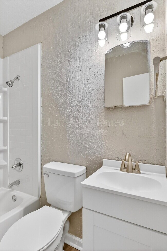 Building Photo - 437 Carver Ln