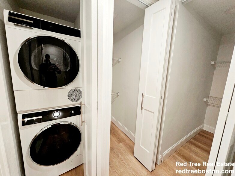 Building Photo - 529 Beacon St