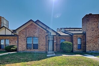 Building Photo - 6206 Alissa Dr