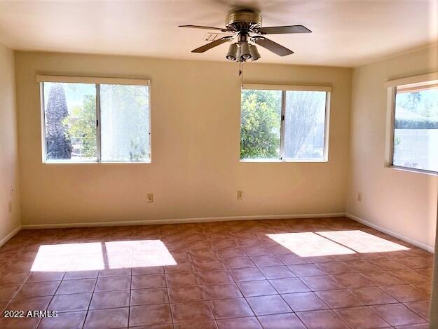 Building Photo - 10015 W Kelso Dr