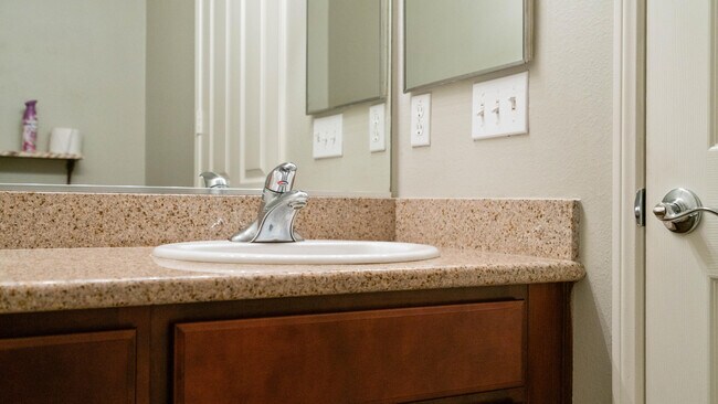 Building Photo - 49142 Barrymore St