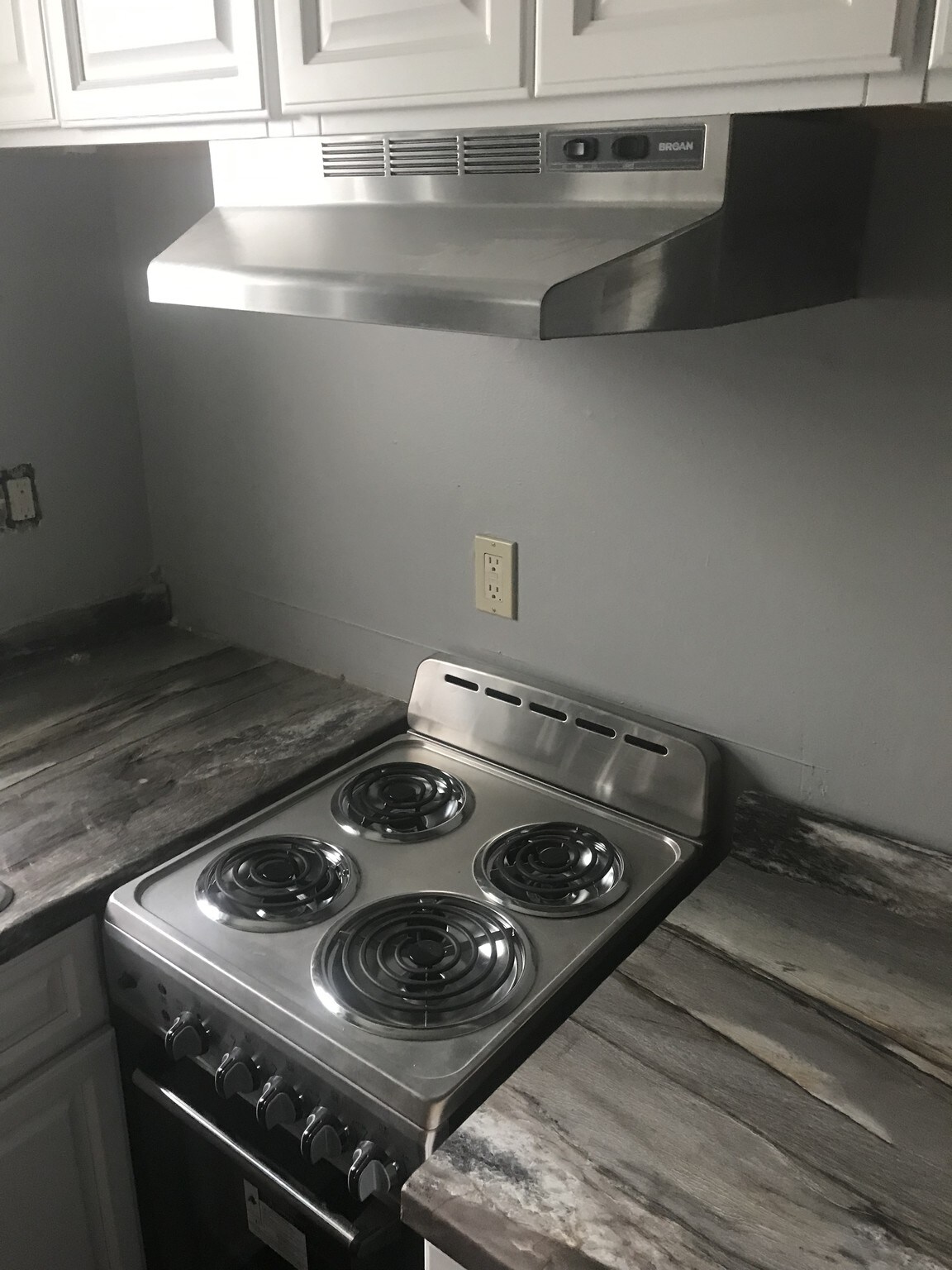 Building Photo - 43 Elm St