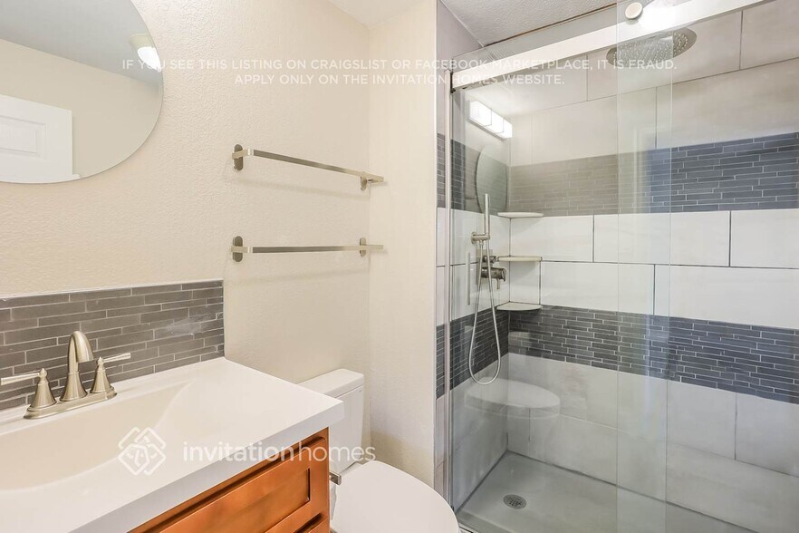 Building Photo - 1415 S Depew St