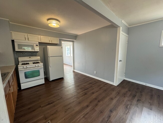 Building Photo - 2312 Ridge Ave