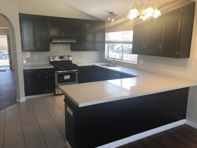 Building Photo - 1032 Wood Hollow Cir