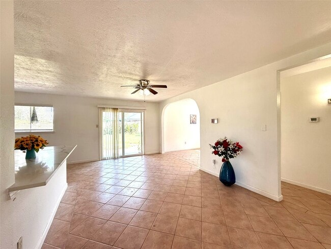 Building Photo - 9350 Guywood St