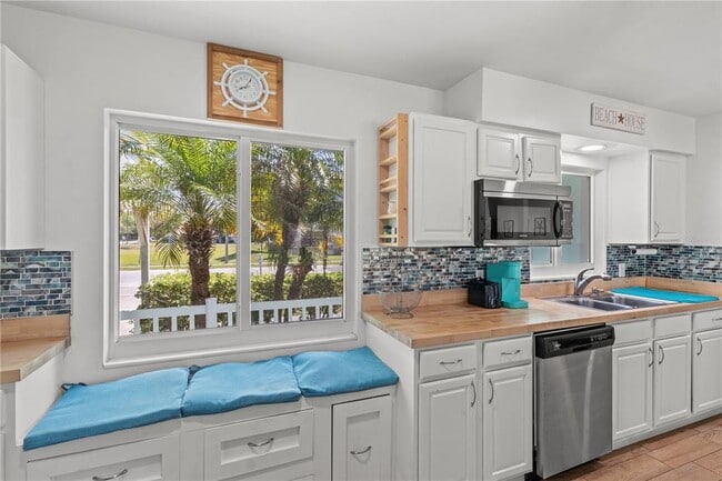 Building Photo - 604 Spencer Ave