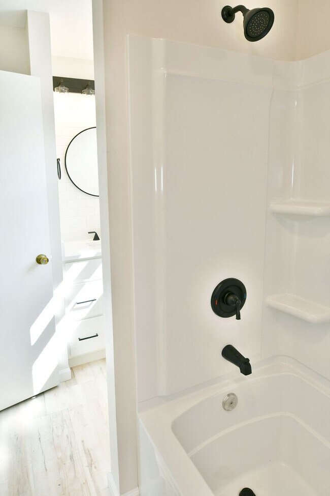 Building Photo - 72-78 S Roanoke