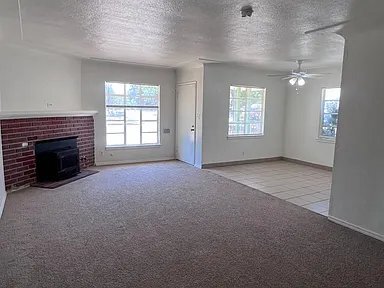 Building Photo - 2905 E Lamona Ave