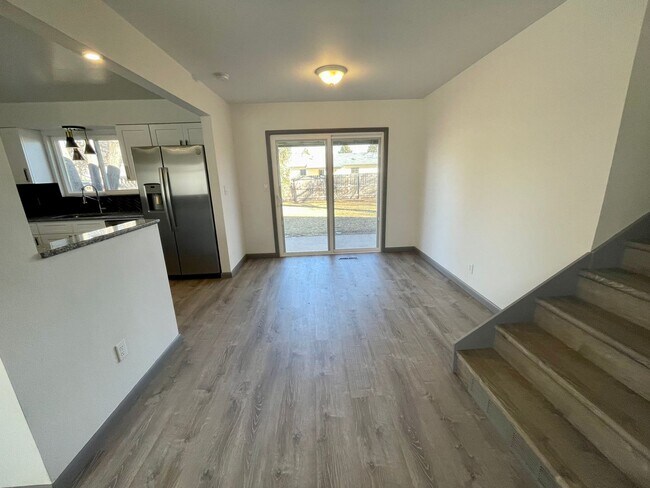 Building Photo - Newly Renovated 4 Bed 2 Bath House Near CSU!