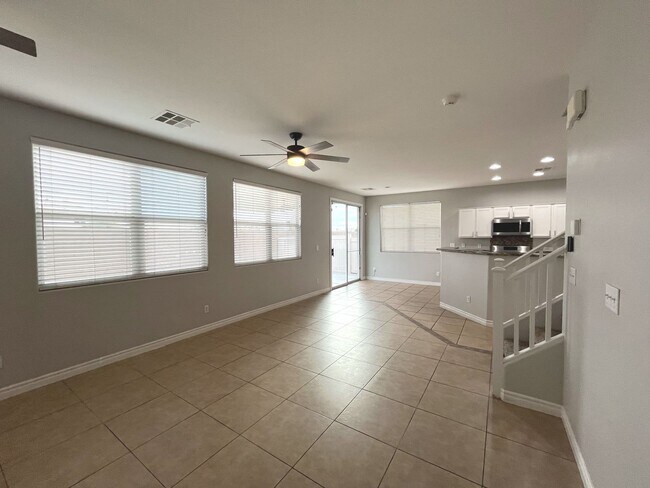 Building Photo - 1847 sq ft, 2 story, 4 Bedroom, 2 1/2 bath, 2 Car Garage home in the Vibrant city of Las Vegas.