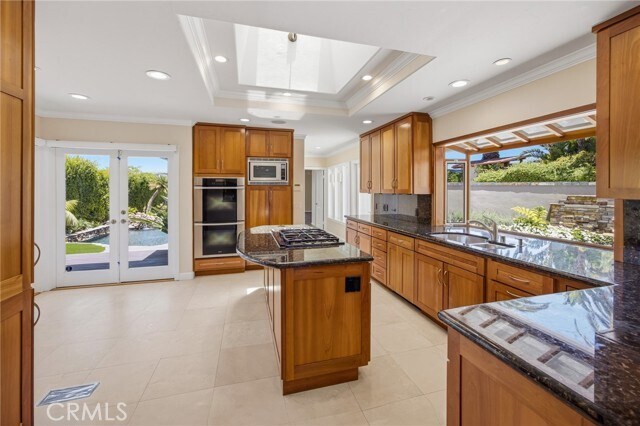Building Photo - 1840 Temple Hills Dr
