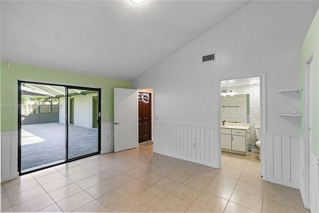 Building Photo - 9568 Boca Gardens Pkwy