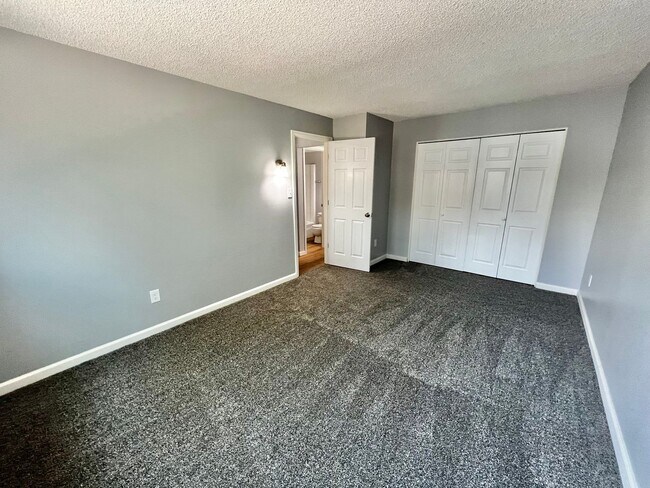 Building Photo - Myers Court