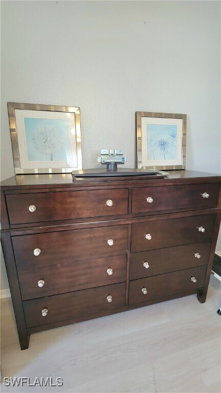 Building Photo - 300 Valley Stream Dr