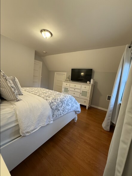 Bedroom #3 - 100 Lincoln St
