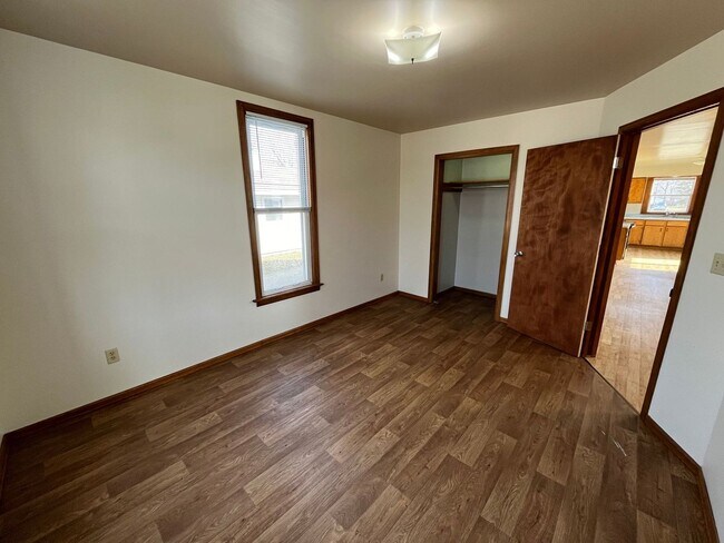 Building Photo - 622 Grand St