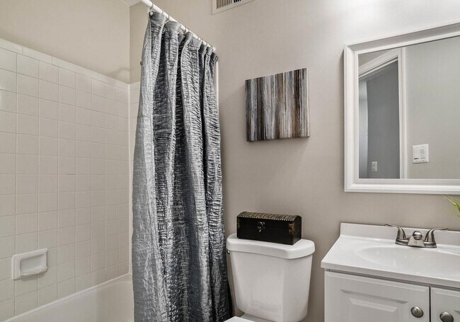 Building Photo - Gorgeous End Unit townhouse with WATER VIEWS ready mid August!