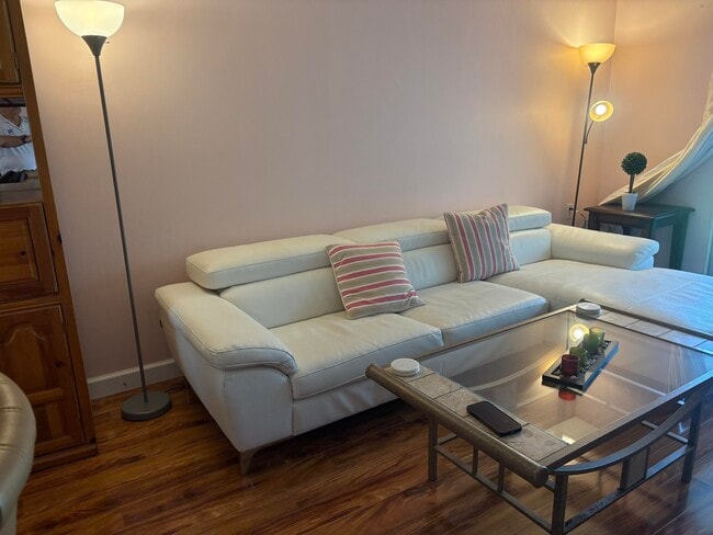 Building Photo - 4602 Martinique Way