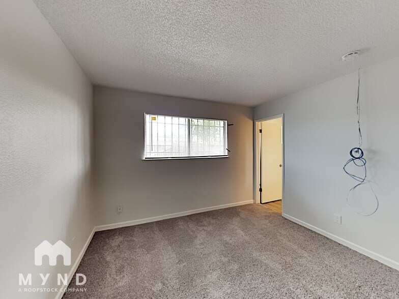 Building Photo - 7304 Lawnwood Dr