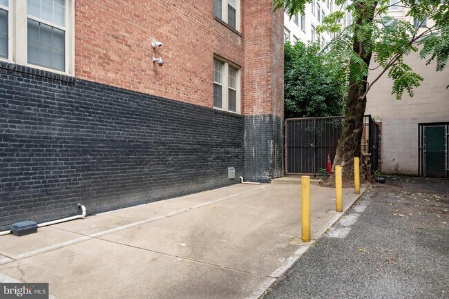 Building Photo - 1314 Massachusetts Ave NW