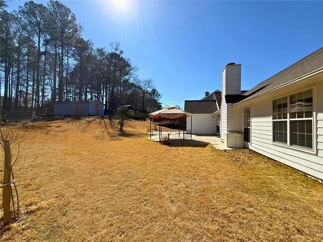 Building Photo - 2029 Manor Oak Ln NE