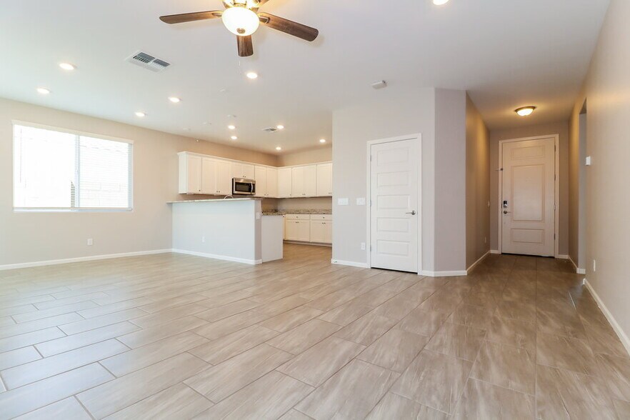 Building Photo - 20251 W Buchanan St