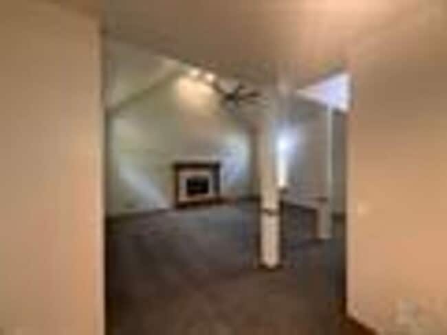 Building Photo - One of a kind 3 Bedroom 4 Bathroom Home next to the Meadows Park in Dakota Dunes SD!