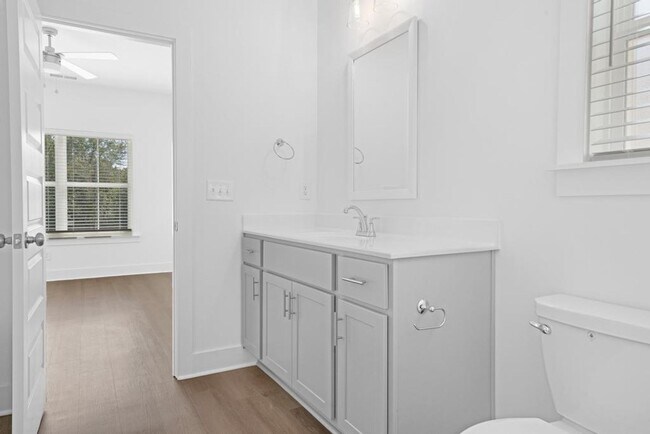 Building Photo - Spacious Home with Fenced Backyard!