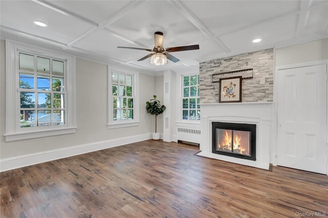 Building Photo - 324 Woodbine Ave