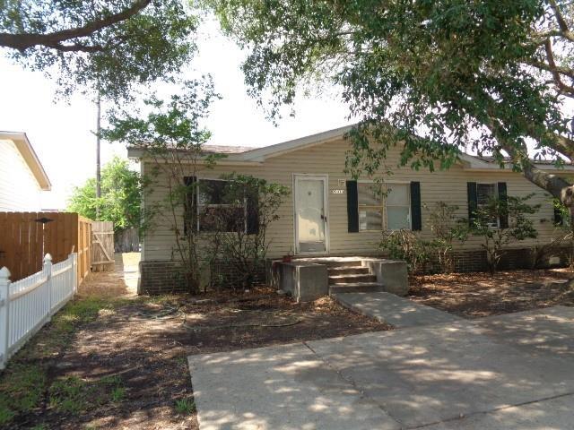 Building Photo - 20323 Mountaindale Dr