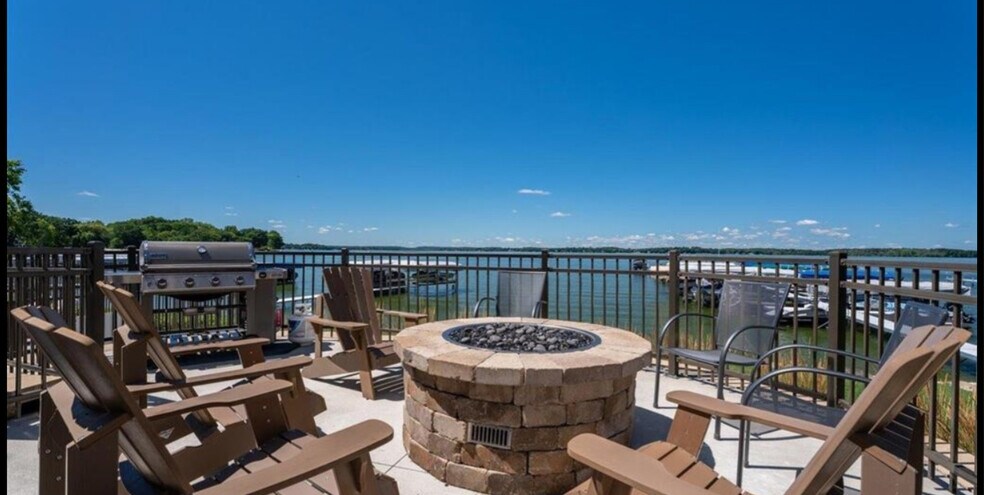 Building Photo - 5600 Lake Edge Rd