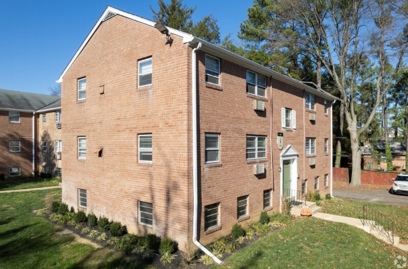 Building Photo - 3314 Old Capitol Trl
