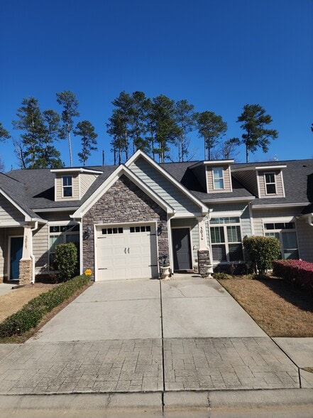 Front View - 3016 Pointewest Dr