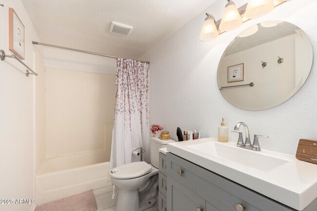 Building Photo - 18811 N 19th Ave