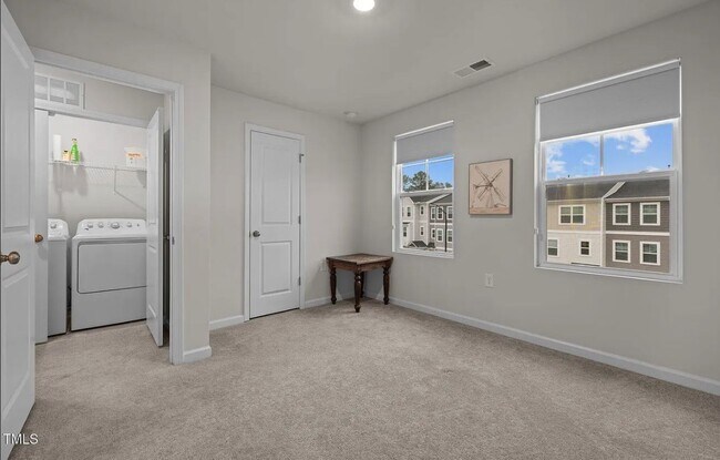 Building Photo - 1052 Shoreside Dr