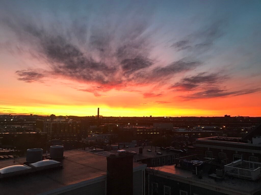 Building Photo - 362 Bunker Hill St